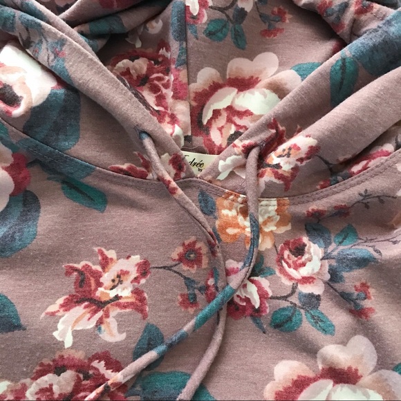 Floral Sweatshirt - Picture 6 of 6